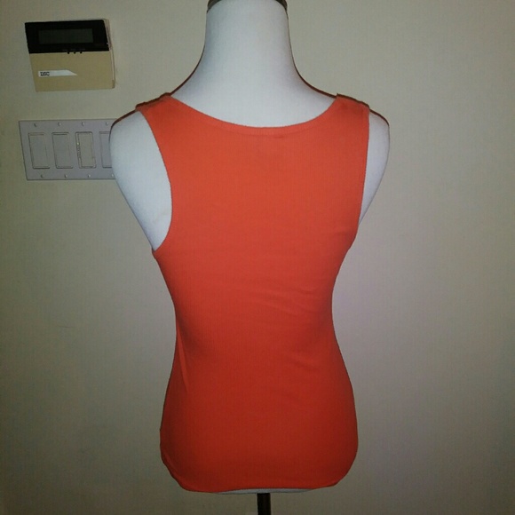 "Freshly Squeezed" Hooters tank top size M - Picture 3 of 4